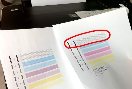Flowchart for troubleshooting common issues printing a printer test page, covering drivers, spooler, and connections.